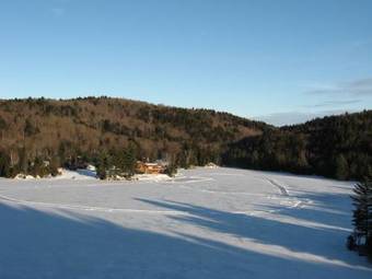 Yourtes Et Huttes Du Lac Castor