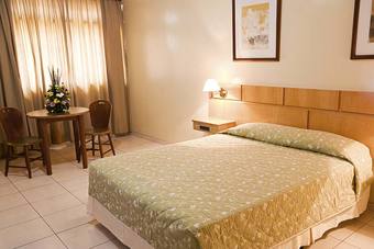 Hotel Augustus Plaza Inn