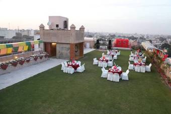 Hotel Aveda Kamal Palace