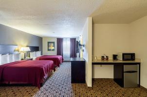 Hotel Comfort Suites Airport