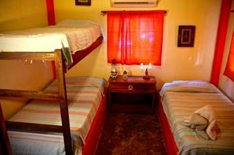 Hotel Oasis Surf Camp