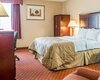 Hotel Clarion Inn & Suites Airport
