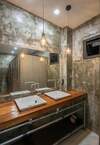 Hostal Yindee Travellers Lodge