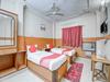 Oyo 7852 Hotel Embassy