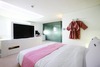 Q Hotel