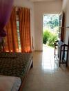 Hostal Whiteflowerhomestayella
