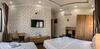 Hotel Kh�ch S?n Sky