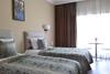 Hostal Golden Palms Guest House & Cafe