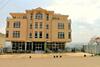 Hostal Ordinary Hero Life Center And Guest House