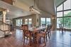 Spacious Lakefront Getaway - Family Friendly!