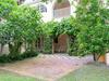 Hostal Westbank Manor