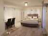 Hostal House L.a