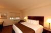 Hotel Boulders Inn & Suites