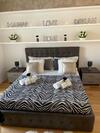 Bed & Breakfast Luxury Room Metropolis