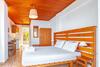 Hostal The Life Suites