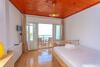 Hostal The Life Suites