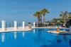 Apartamento Beachfront 1br With Swimming Pool, Parking & AC