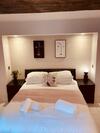 Lancaster Central Contemporary Studio Apartment- 4