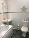 Hostal Strathavon B&B
