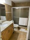 Hostal Private Room With Queen Bed - Free Parking & Fast Wifi
