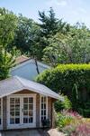 Stunning 5 Bed 3 Bath House Near The Sea!