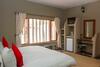 Hostal By Bush Telegraph Lodge