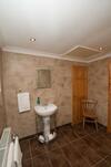 Hostal Riverside Cottage Guesthouse